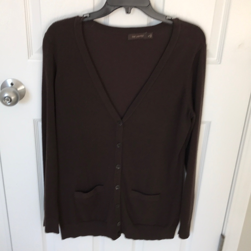 Woman’s Sweater Dark Brown